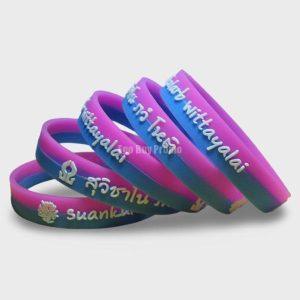 Embossed silicone wristbands 3D silicone bracelets with epoxy